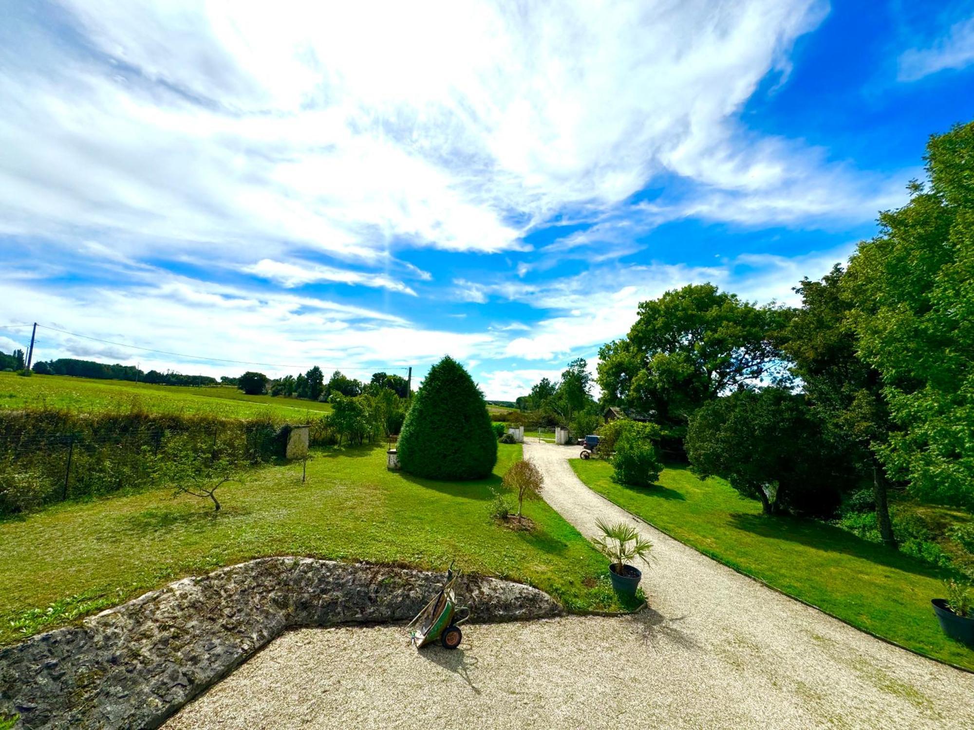 Bed and Breakfast Le Moulin D Olivet Orbigny Exterior foto